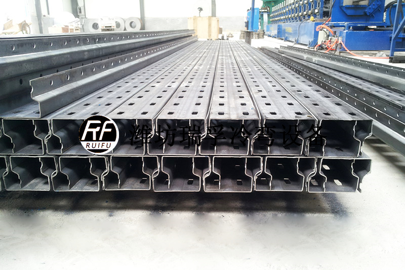 貨架型材設(shè)備 (4).jpg