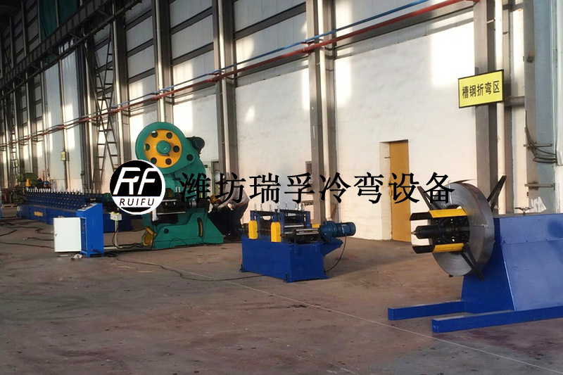 光伏支架設(shè)備 (6).jpg