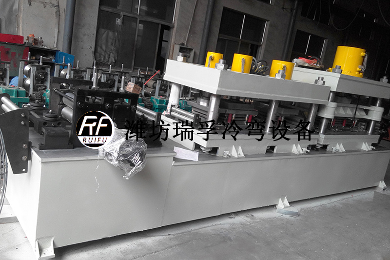 汽車型材設(shè)備 (6).jpg