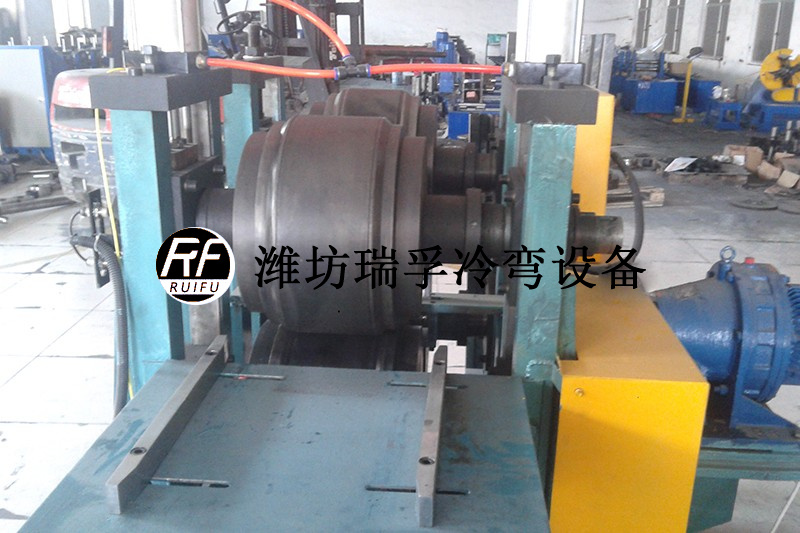 汽車型材設(shè)備 (3).jpg