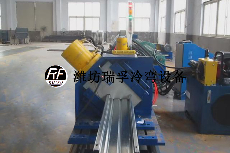 立體車(chē)庫(kù)波浪板設(shè)備 1.jpg