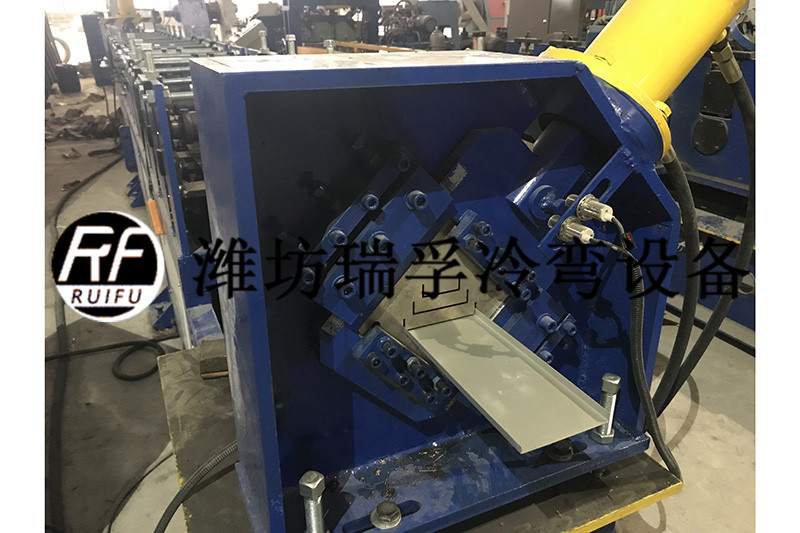 電纜橋架蓋板設(shè)備-高速后切型.jpg